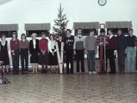 Ankkurin joulujuhla 1982 08  Tandemhiihtoviestin joukkueet Ankkurin joulujuhlassa 1982