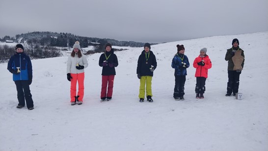 Nuorten palkitut: Leevi Syril (vas.), Emma Elovaara, Miina Lehtinen, Emil Halkilahti, Aada Tapiola, Oona Andelmaa ja Onni Virtanen. Kuva: Anu Reiman