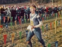 Tiomila 1976 10  Voittajajoukkueen ankkuri Gran Hedberg (Hagaby GOIF) loppusuoralla