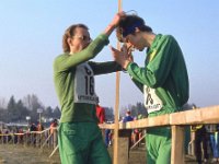 Tiomila 1978  10  Jukka Kivinen (6.osuus) ja Rauno Vuori vaihtavat Tiomilassa 1978