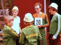 V-S pm-viesti Laitila 1979 03  Jarmo Reiman, Ari Paganus, Jukka Kivinen, Mikko Mannonen ja tunnistamaton selin V-S pm-viestiss Laitilan Kaivolassa 27.5.1979.