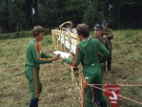 Varsinais-Suomen viesti Kalanti 1979 03  Mikko Mannonen lhett Jussi Salusvuoren krjess ankkuriosuudelle Varsinais-Suomen viestiss Kalannissa 28.7.1979. Joukkueessa Juhani Kari, Markku Andelmaa, Jukka Kivinen, Mikko Mannonen ja Jussi Salusvuori. Loppusijoitus 5.