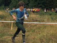 Varsinais-Suomen viesti Kalanti 1979 05  Markku Andelmaa (Ankkuri ykknen)  tulee toisena toiselta osuudelta Varsinais-Suomen viestiss Kalannissa 28.7.1979