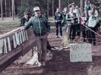 SM-viesti Salakallio 1981 03  Harri Niinist SM-viestin kakkosryhmn karttatelineell Salakalliolla 1981