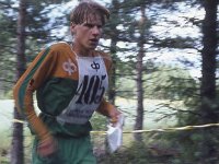 Varsinais-Suomen viesti Rusko 1983 05  Petri Piatro Laaksonen tulossa vaihtoon Varsinais-Suomen viestiss Ruskolla 16.7.1983