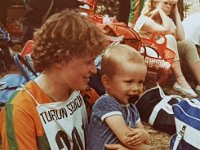 20170424 201737  Pivi ja Vesa Mkinen Varsinais-Suomen piirinmestaruusviestiss Liedon asemalla 27.5.1984