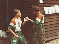 V-S pm-viesti Lieto 1984 04  Raimo Kauppila lhett Pekka Nikulaisen ankkuriosuudelle Varsinais-Suomen piirinmestaruusviestiss Liedon asemalla 27.5.1984